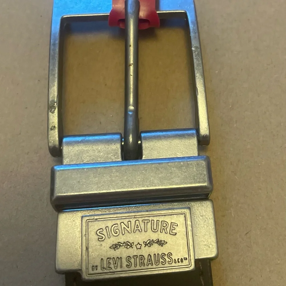 NWT Signature by Levi Strauss Men’s Reversible Leather Belt Black Brown